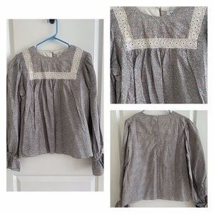 *NWT* FLORAL PEASANT TOP